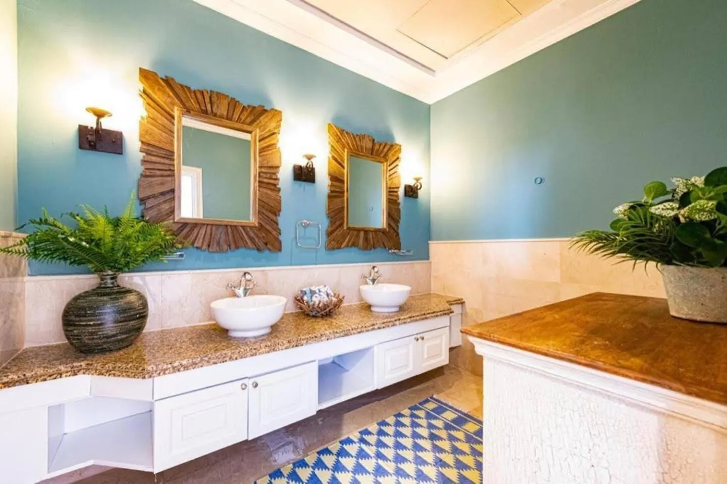 Contemporary Spanish Style Beachfront Villa In Palm Jumeirah Dubai