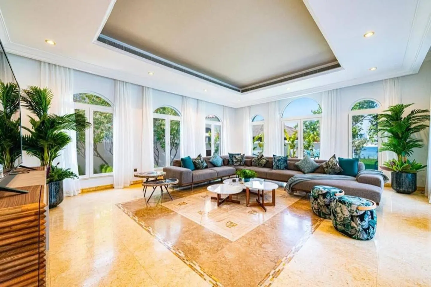 Contemporary Spanish Style Beachfront Villa In Palm Jumeirah Dubai